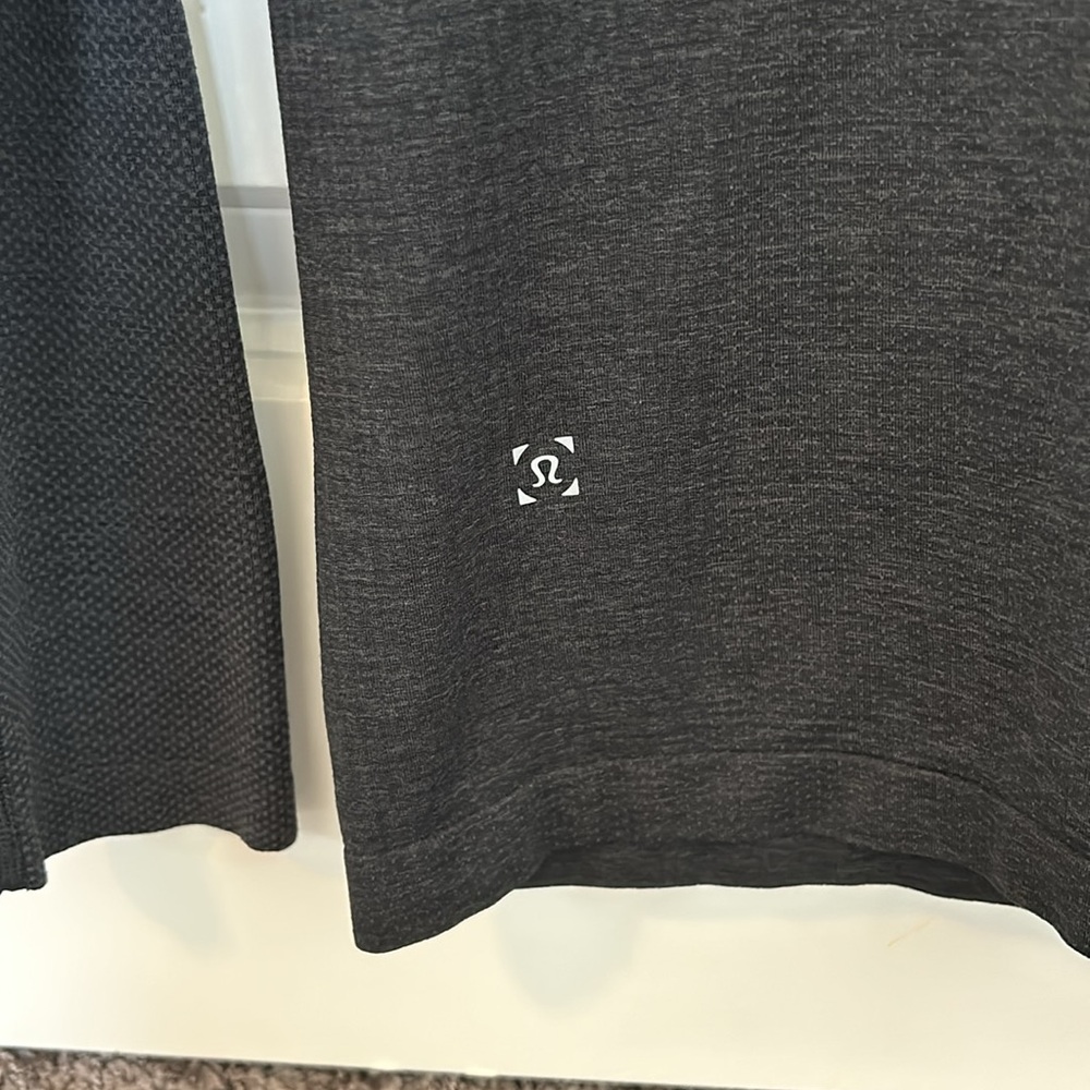 Lululemon Men’s Half Zip Pullover - Picture 4 of 5